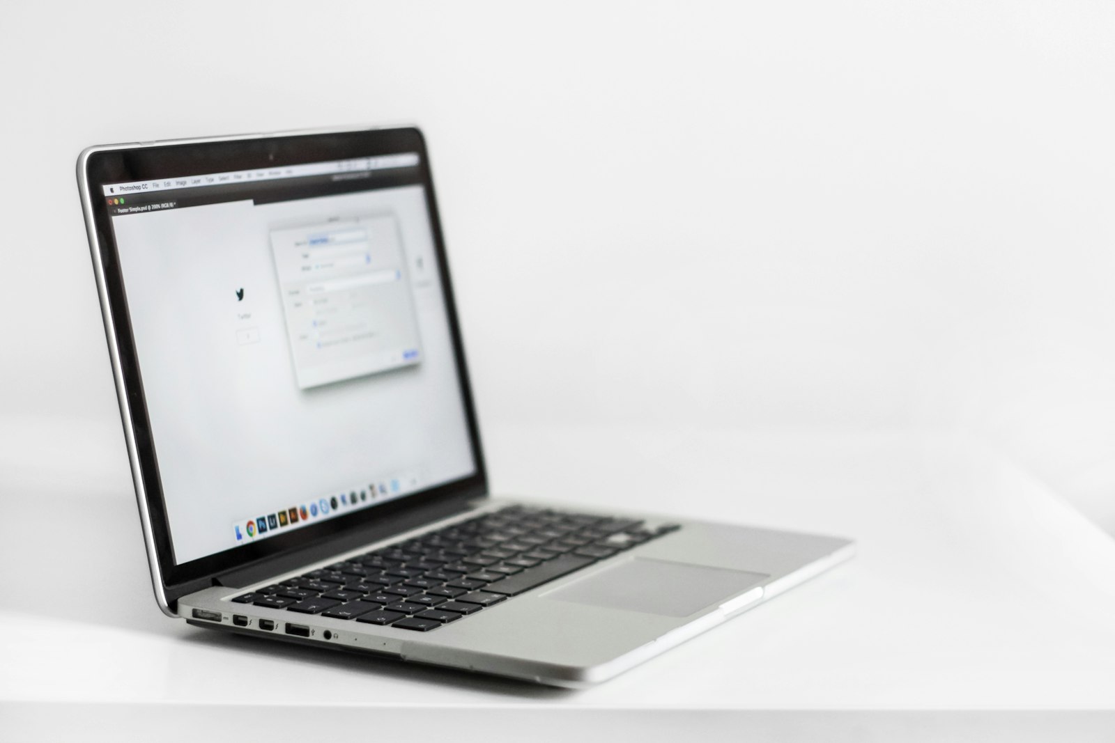 An electronic tamper-evident notary journal