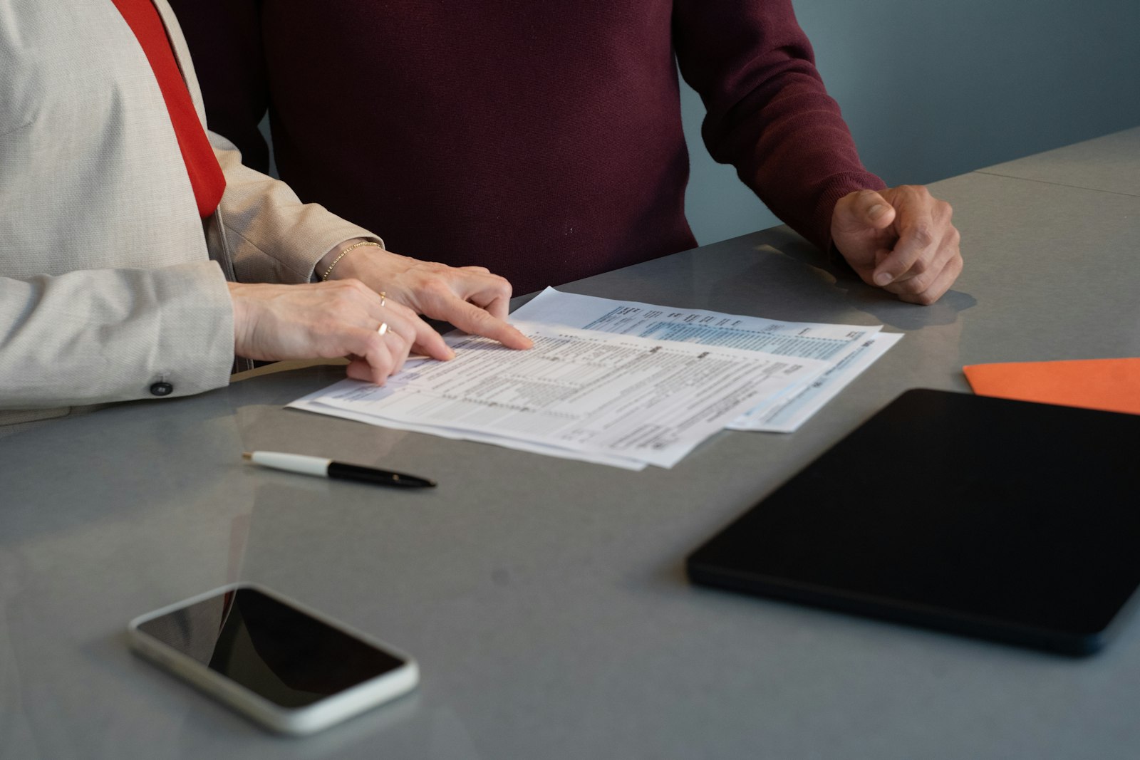 Completing a private car sale title transfer at a Pennsylvania notary
