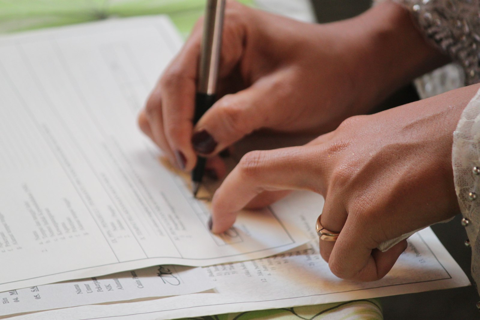 Signing a rental car agreement
