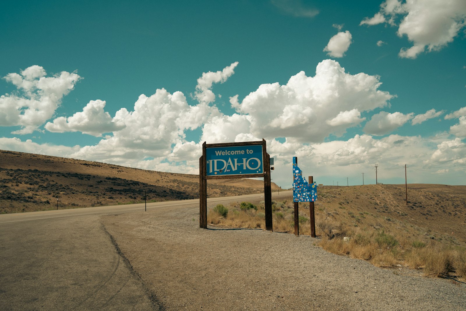 Crossing state lines where vehicle title notary rules differ